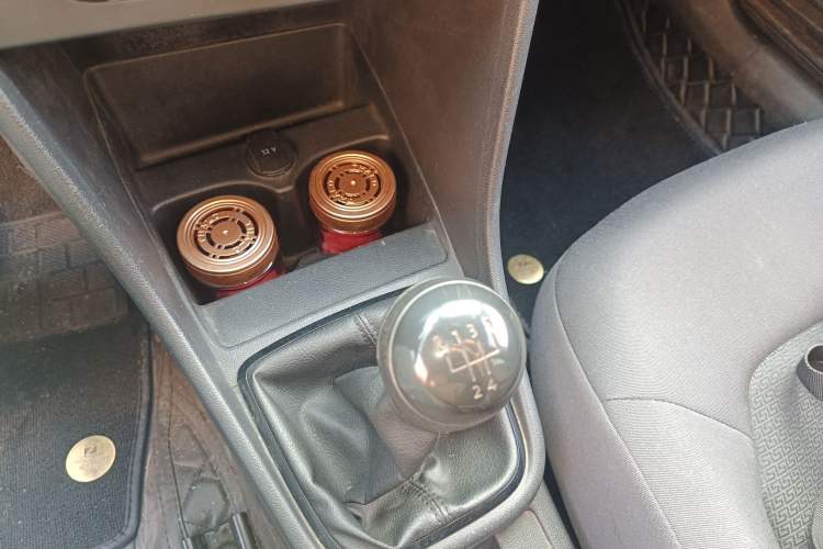 Used Volkswagen Santana 2015 1.6L Manual Fashion Edition