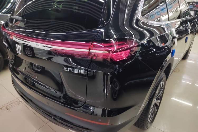 Used Buick Envision 2025 Encore Plus 28T Two-Wheel-Drive Platinum Edition
