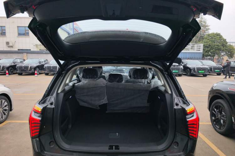 Used Hongqi HS3 PHEV 2025 Model 125km Jingwei 2 Millionth Anniversary Edition
