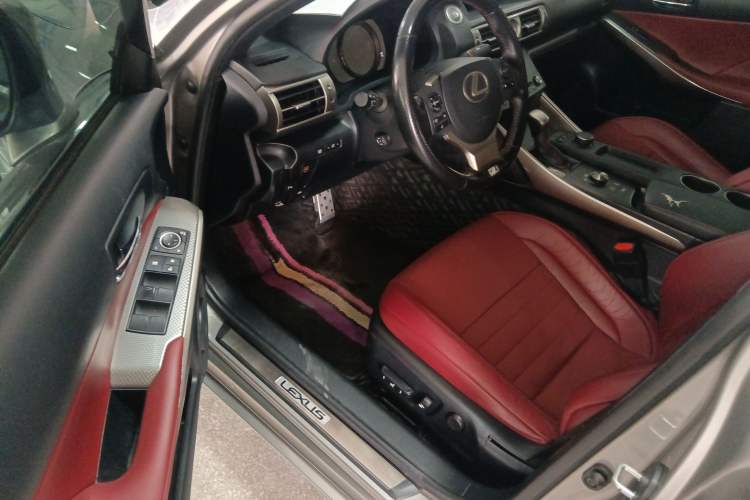 Used Lexus IS 2015 200t F SPORT