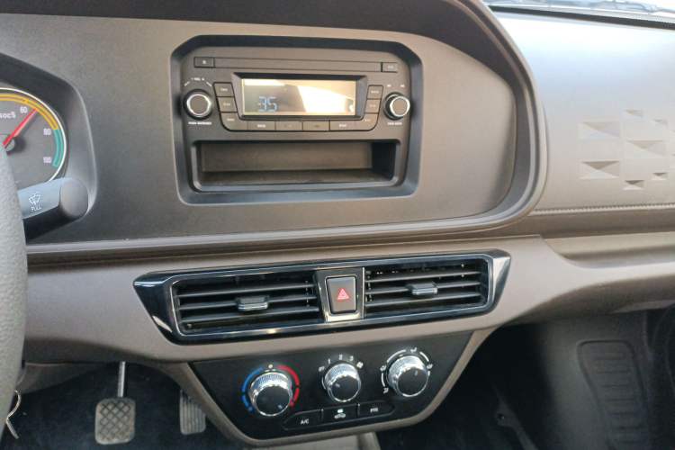 Used Ruichi EC71 2024 EC71L Cargo Pioneer I Model 41.85 kWh
