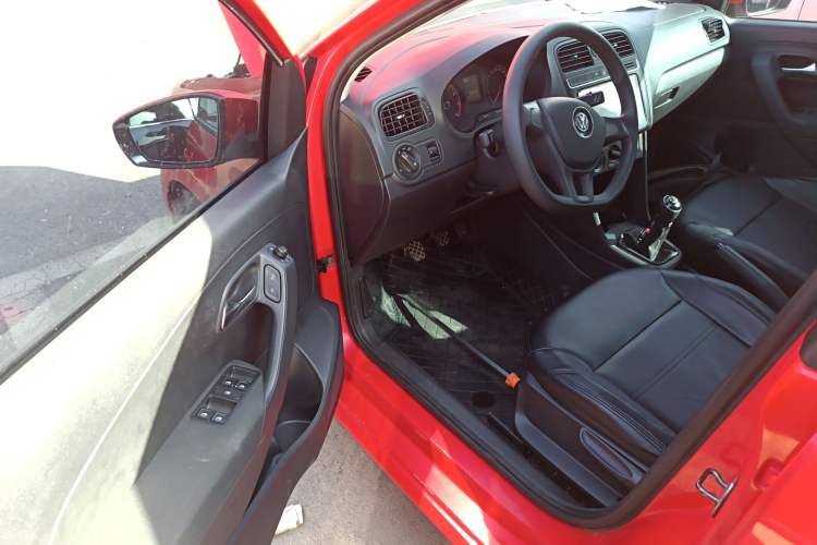 Used Volkswagen Polo 2016 1.4L Manual Fashion Model