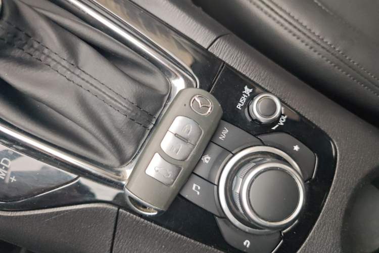 Used Mazda Mazda 3 Axela 2016 Sedan 1.5L Automatic Luxury Model