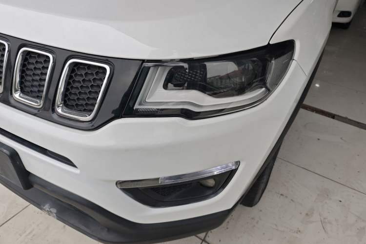 Used  Compass 2017 200T Automatic Family Edition
