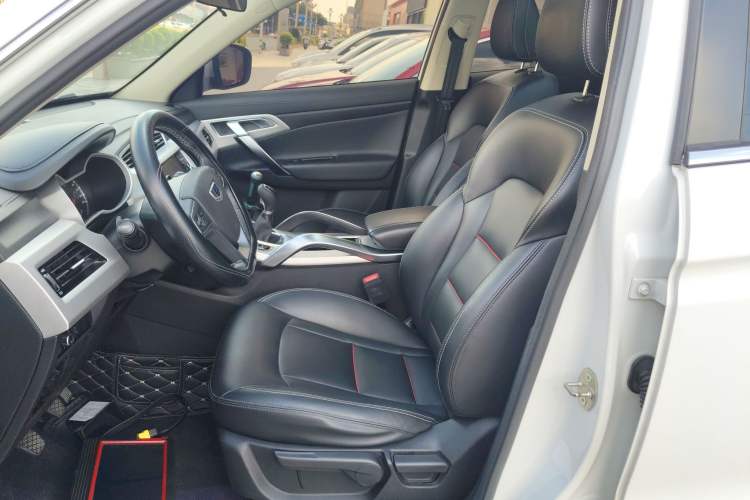 Used Geely Auto Emgrand X7 Sport 2018 2.0L Manual Two-Wheel Drive Zhiya Version
