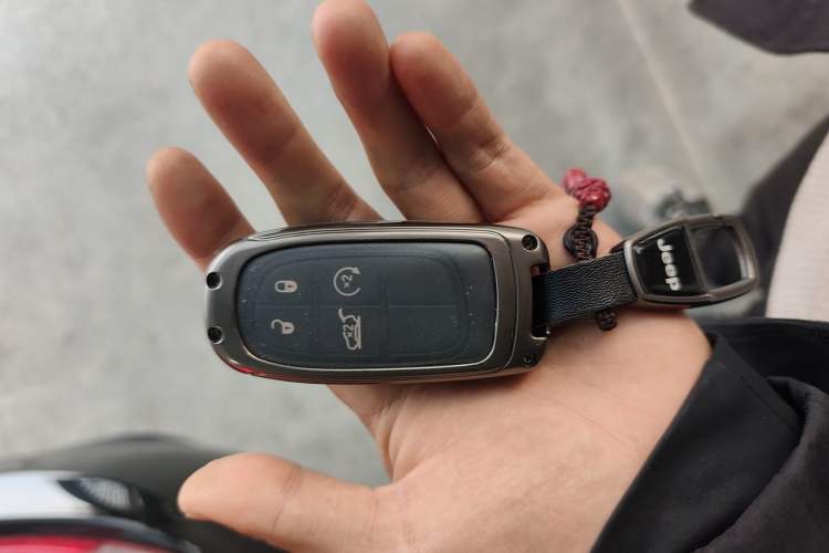 Used  Cherokee 2021 2.0T Four-Wheel Drive 80th Anniversary Edition
