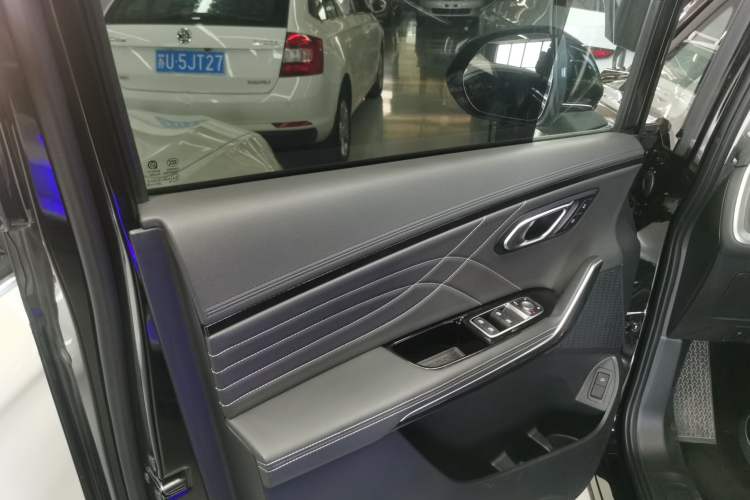 Used SAIC MAXUS G90 2022 2.0T Galaxy Seven-Seater Version
