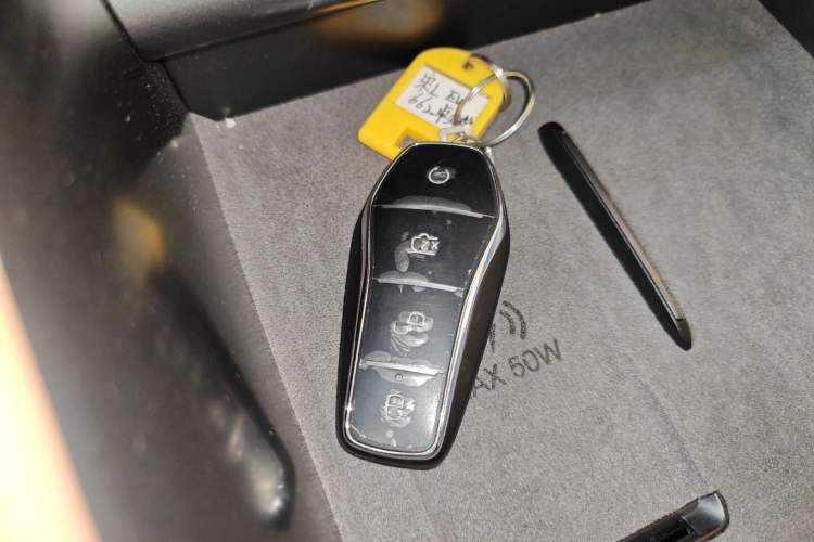 Used BYD Song L EV 2025 Intelligent Driving Version 662 km LiDAR Excellence Edition
