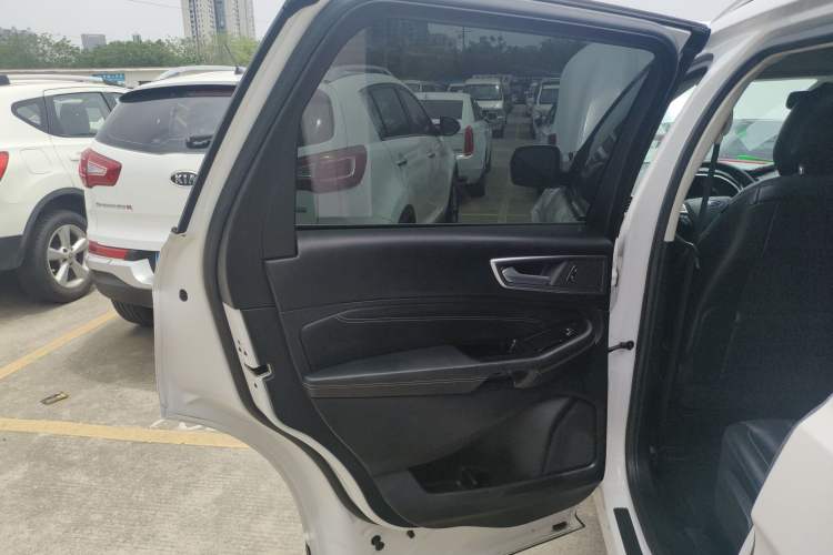 Used Ford Edge 2016 EcoBoost 245 Four-Wheel Drive Titanium 7-Seater
