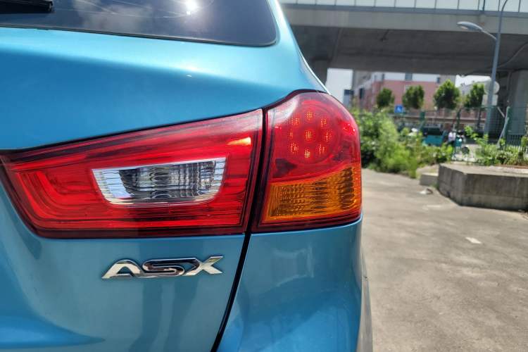 Used Mitsubishi ASX 2016 1.6L Manual Two-Wheel Drive Pioneer Edition
