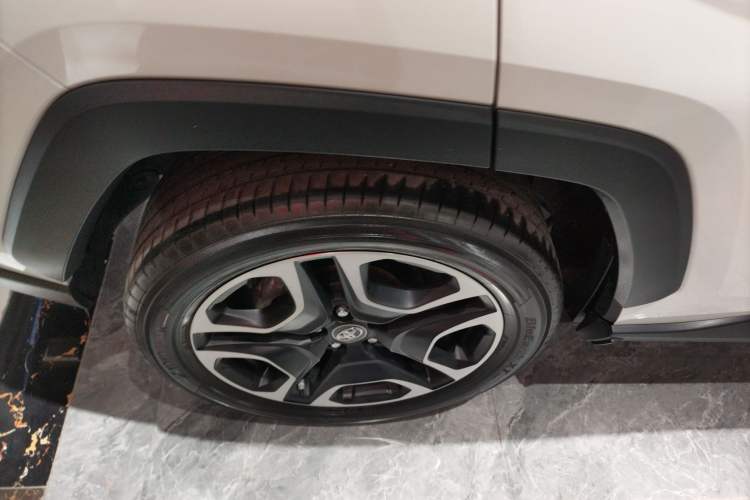 Used Toyota RAV4 2020 2.0L CVT Four-Wheel Drive Prestige Edition