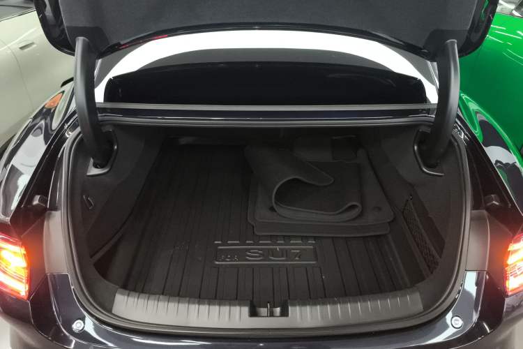 Used  SU7 2024 Rear-Drive Ultra-Long Range Advanced Pro-Level Intelligent Driving Version