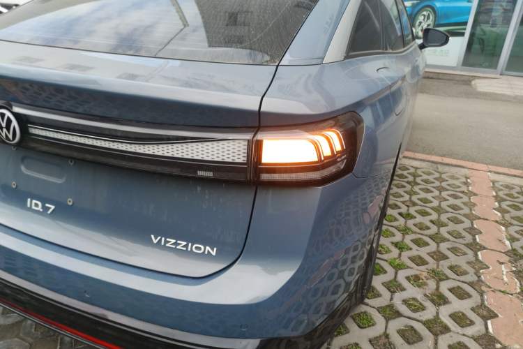 Used Volkswagen ID.7 VIZZION 2024 AIR model
