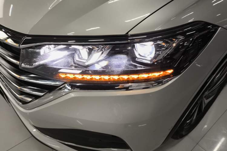 Used Volkswagen Viloran 2024 330TSI Luxury Edition
