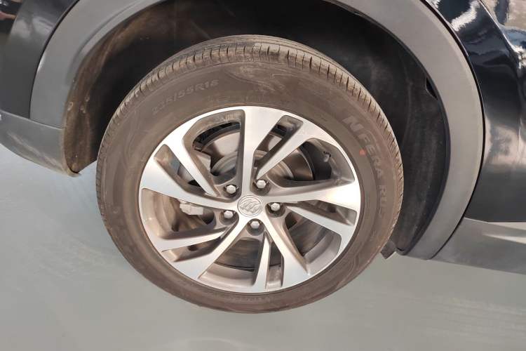 Used Buick Envision 2020 Encore S 652T Two-Wheel Drive Luxury Model
