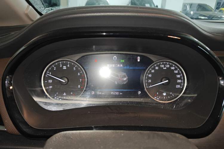 Used Buick GL8 2023 Land Executive Class Comfort Model
