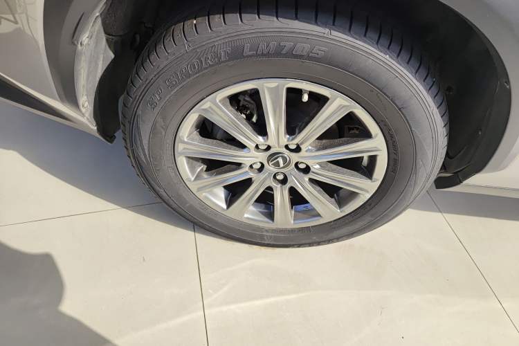 Used Lexus NX 2020 300h Front-Drive FENGSHANG Version China VI Standard
