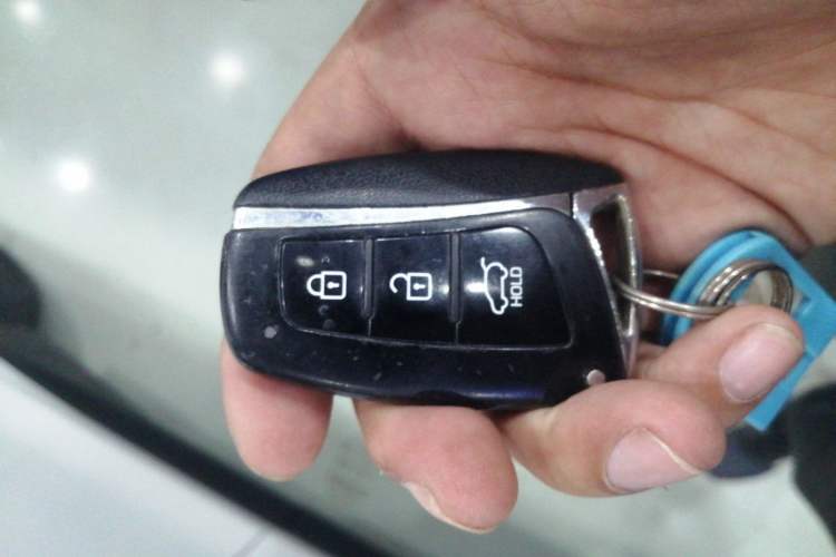 Used Hyundai Santa Fe 2013 2.4L Automatic Two-Wheel Drive Smart Version
