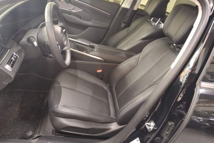 Used Buick LaCrosse 2025 28T Platinum Edition
