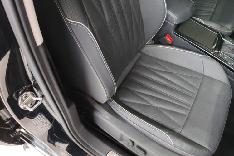 Used Volkswagen Passat 2023 Restyled 330TSI Starry Luxury Edition
