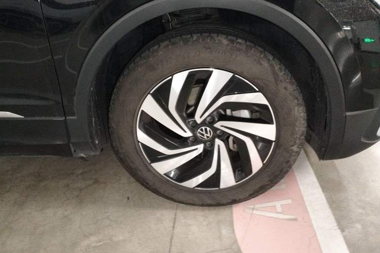 Used Volkswagen Tiguan L 2024 330TSI Automatic Two-Wheel Drive Smart Edition
