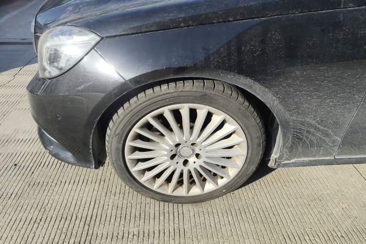 Used Mercedes-Benz E-Class 2014 E 260 L
