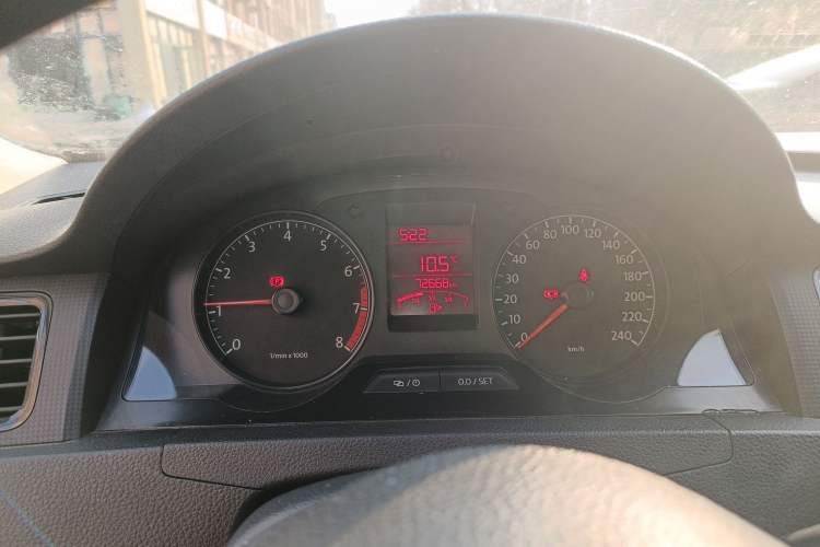 Used Volkswagen Santana 2015 1.6L Manual Fashion Edition