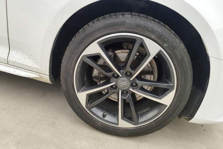 Used Audi A4L 2018 30th Anniversary Edition 40 TFSI Fashion Model
