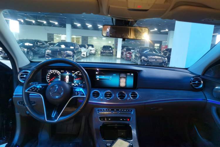 Used Mercedes-Benz E-Class 2023 Facelift E 260 L
