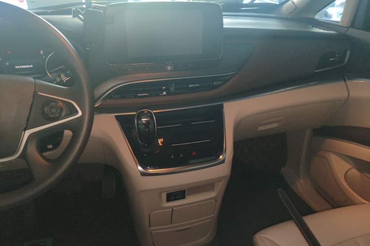 Used Buick GL8 2021 Land Cruiser Executive Class 652T Comfort Model
