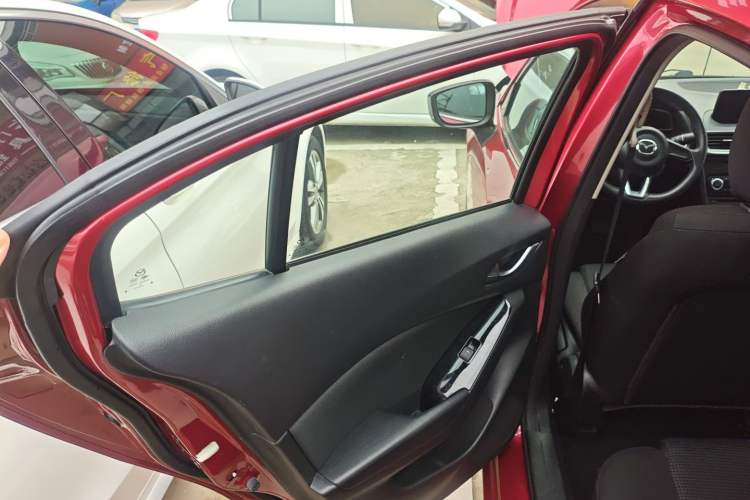 Used Mazda Mazda 3 Axela 2017 Sedan 1.5L Automatic Luxury Model China VI Standard
