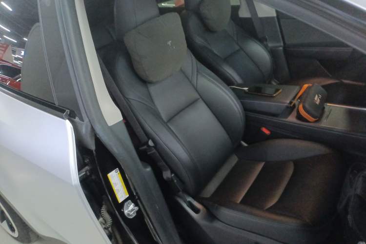 Used Tesla Model Y 2023 Rear-Wheel-Drive Version
