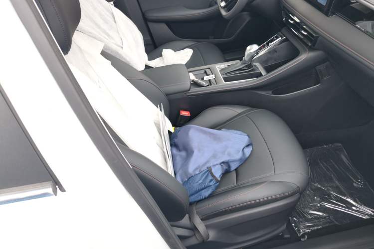 Used Roewe i5 2023 1.5L CVT Luxury Edition
