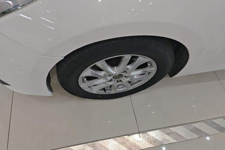 Used Mazda Mazda 3 Axela 2014 Sedan 1.5L Automatic Luxury Model