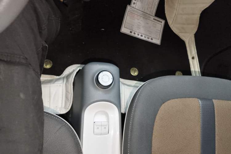 Used Wuling Hongguang MINIEV 2022 GAMEBOY 200km Play Edition with Lithium Iron Phosphate
