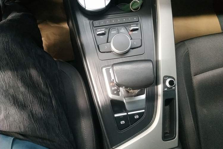 Used Audi A4L 2018 30th Anniversary Edition 40 TFSI Trendy Model
