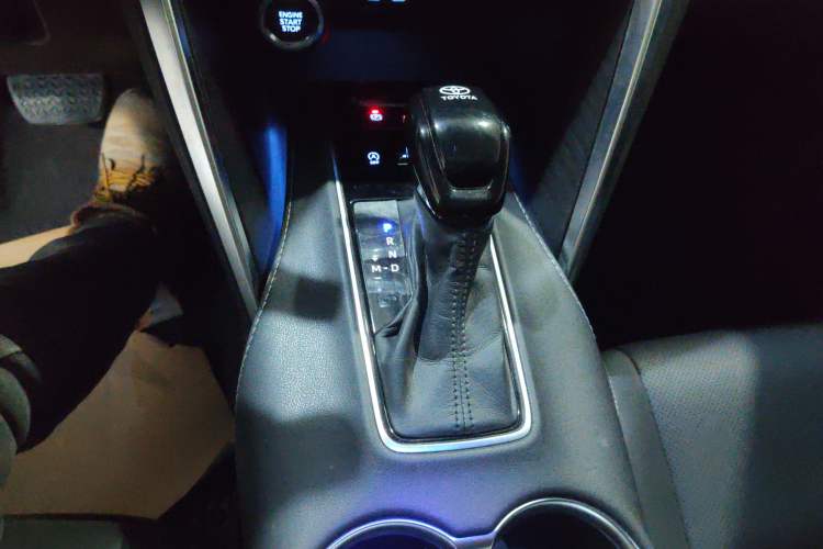 Used Toyota Harrier 2022 2.0L CVT Two-Wheel Drive Deluxe Edition