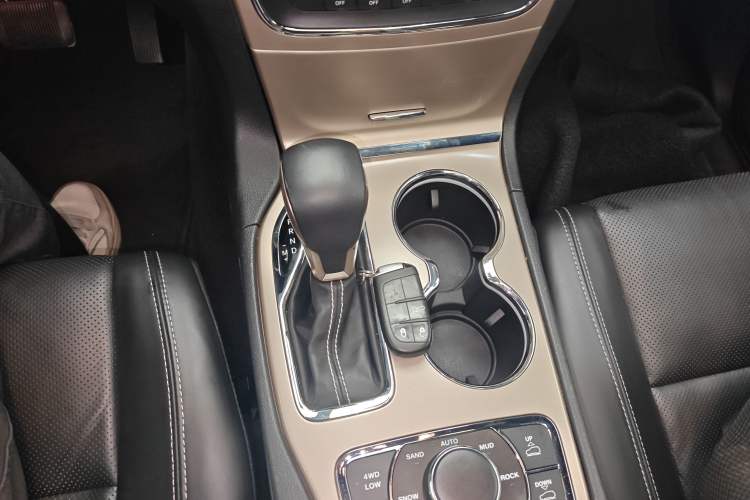 Used  Grand Cherokee (Import) 2016 3.0L Elite Navigation Edition
