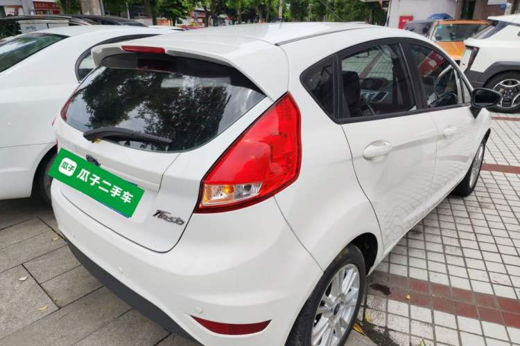 Used Ford Fiesta 2013 Hatchback 1.5L Automatic Fashion Edition
