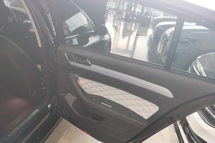 Used Volkswagen Magotan 2023 2 Million Units Commemorative Edition 330TSI DSG Luxury Version
