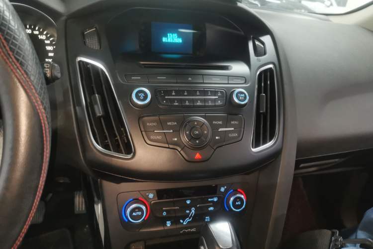 Used Ford Focus 2015 Hatchback 1.6L Automatic Fashion Edition