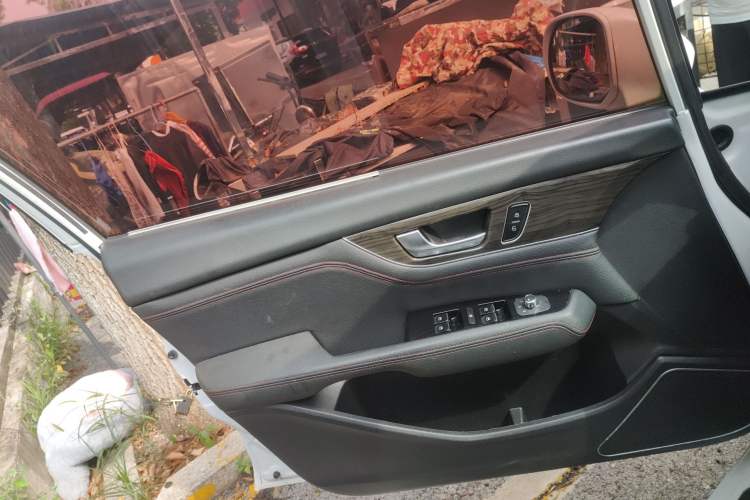 Used Great Wall C50 2014 Upgraded Model 1.5T Manual Fashion Edition
