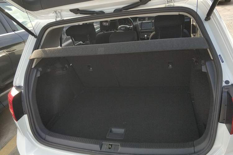 Used Volkswagen Golf 2015 1.4TSI Automatic Comfort Model
