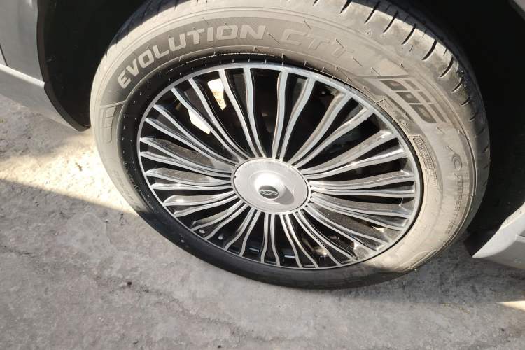 Used Chery Tiggo 8 L 2024 2.0T Two-Wheel Drive Prestige Version 5 Seats
