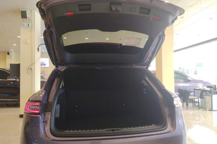 Used Hima AITO M5 2025 Extended-Range Ultra All-Wheel-Drive Version
