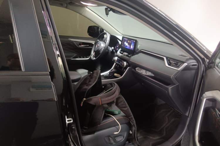 Used Toyota RAV4 2024 2.0L CVT Two-Wheel Drive Fashion Plus Edition
