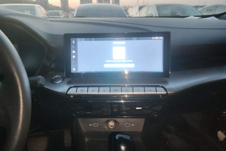 Used MG 5 2022 180 DVVT CVT Youth Luxury Edition
