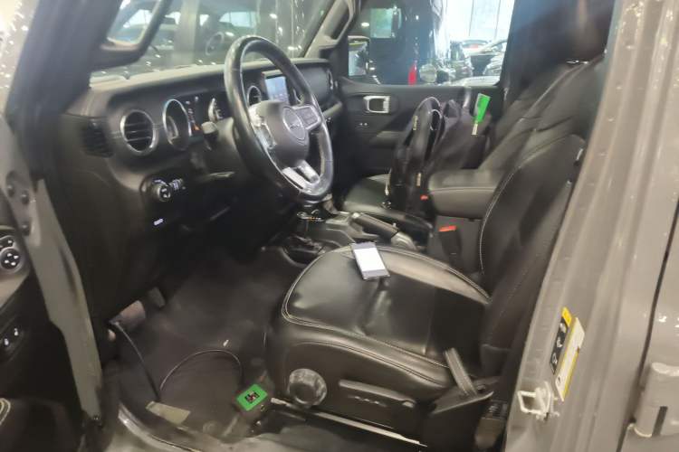 Used  Gladiator 2022 3.6L Pioneer Edition
