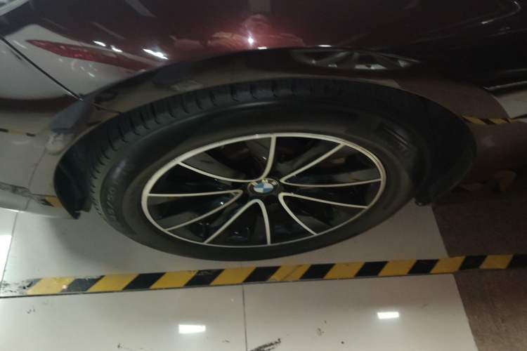 Used BMW 5 Series GT 2014 528i Leading Model
