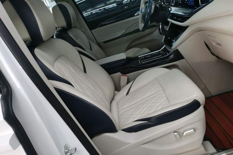 Used Buick GL8 2021 ES Landtrek 653T Comfort Edition